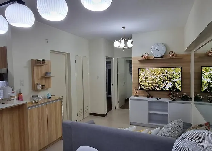 A Cozy 2 Bedroom In Metro